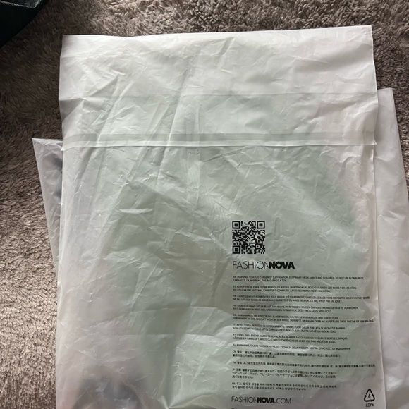 Fashion nova romper - Picture 2 of 5